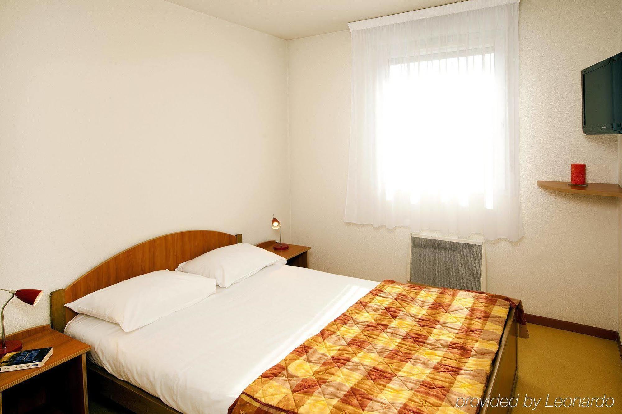 เซฌูร์ แอนด์ อัฟแฟร์ เฌเนฟ แซ็งเฌอนี Aparthotel ภายนอก รูปภาพ